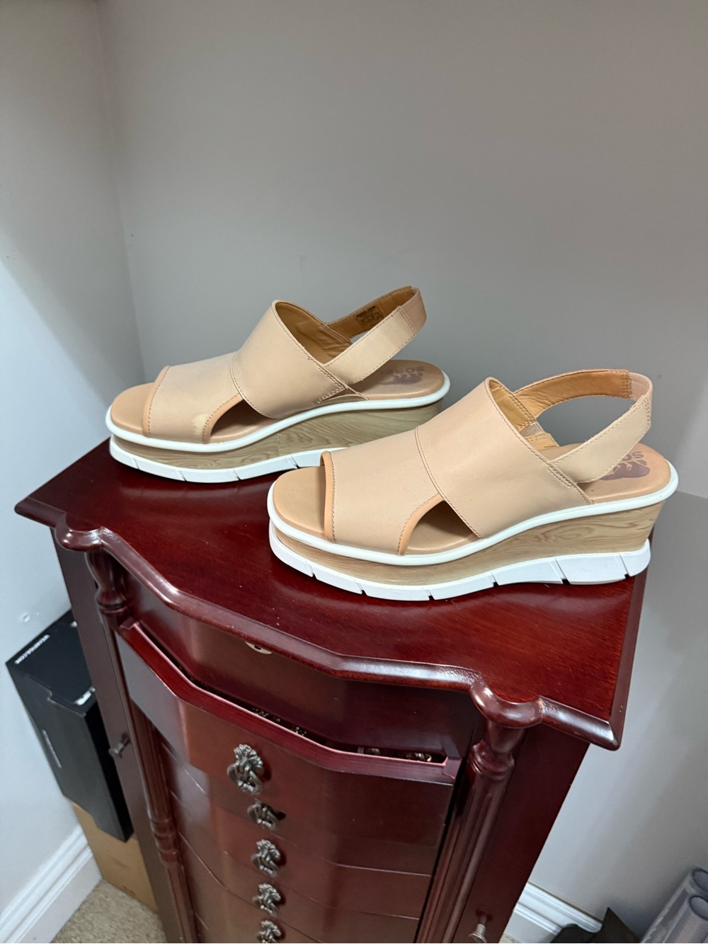 Women’s Sorel Beige Platform Slingback Sandals